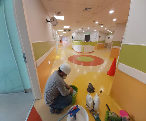 Instalación de Piso Vinílico en Tablón